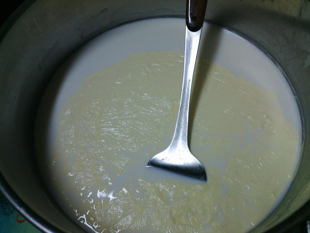Mẹo nấu sữa bò sữa dê tươi đúng cách không bị đông tụ