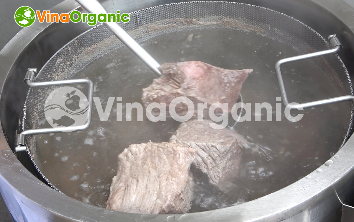 VinaOrganic giới thiệu máy chần,luộc 20L dạng tròn chất lượng cao. Máy toàn bộ inox 304, thích hợp với nhiều quy trình chế biến sản phẩm thực phẩm