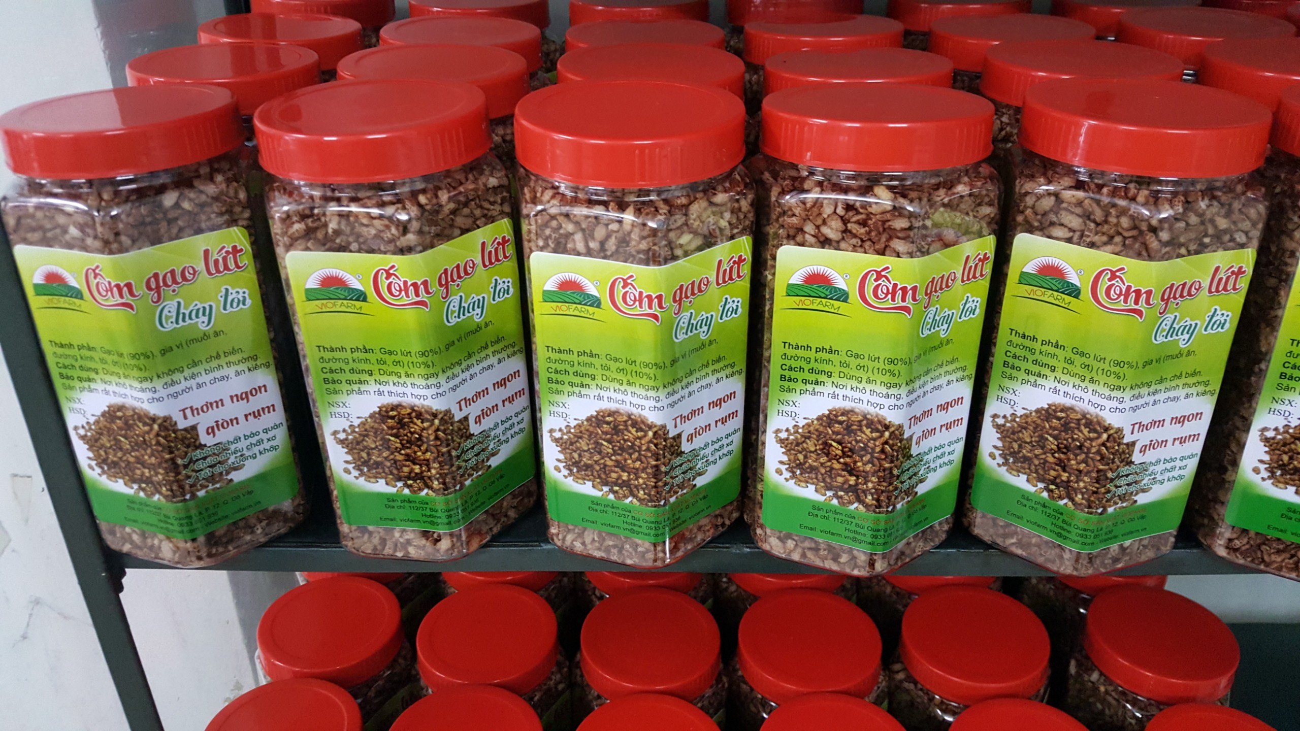 Cốm gạo lứt cháy tỏi VioFarm