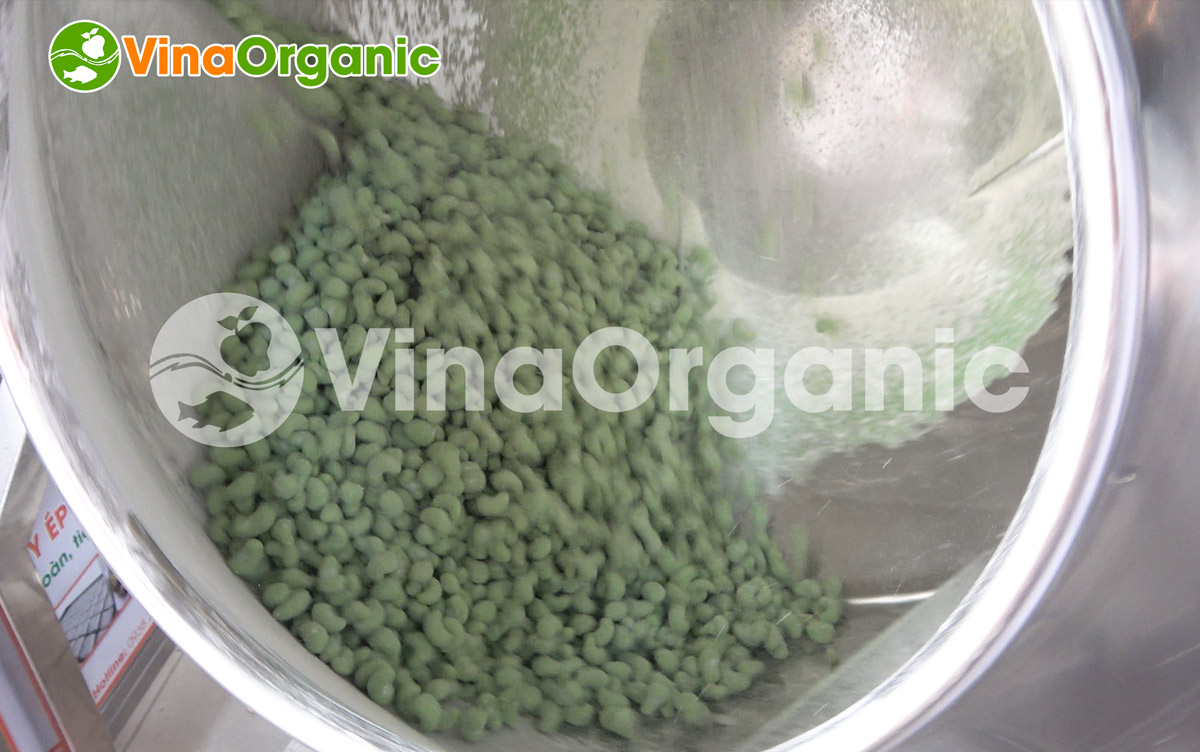 VinaOrganic giới thiệu máy vê trộn 30Kg/mẻ inox 304 chất lượng cao. Máy được sử dụng với mục đích để áo bột bên ngoài các loại hạt, vo viên thuốc,…. 