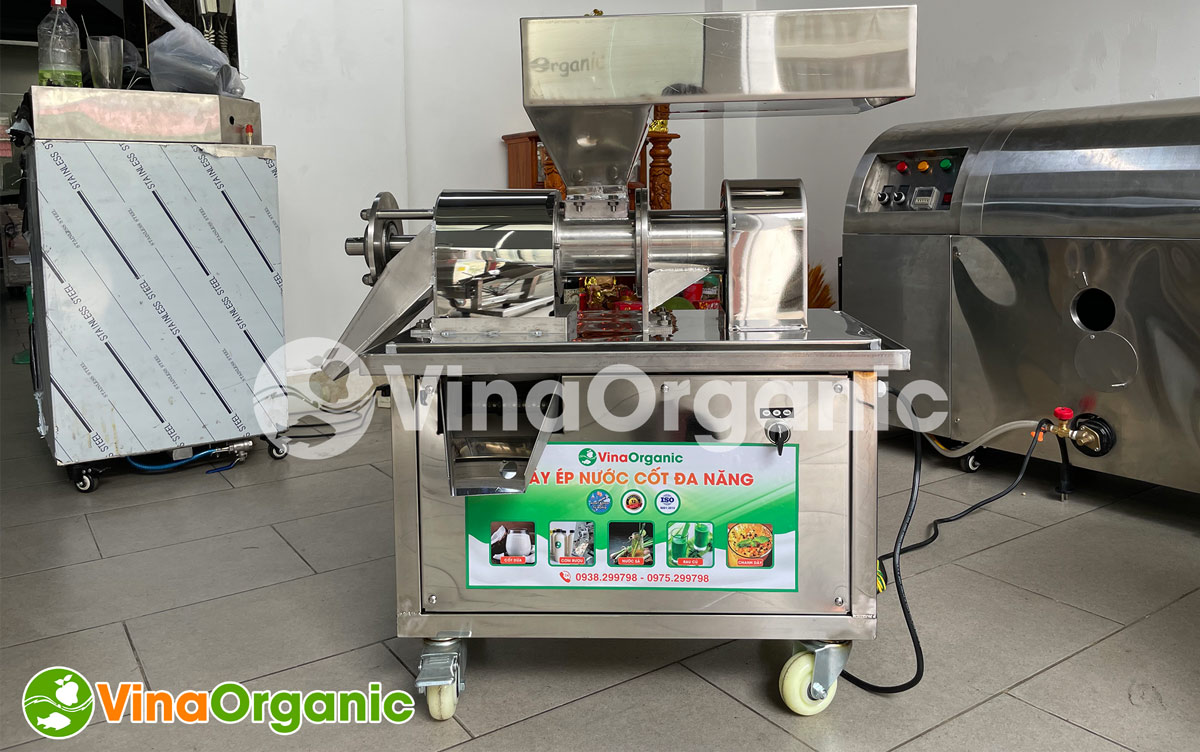 Máy ép nước cốt dừa VinaOrganic thiết kế hiện đại, nhỏ gọn, dễ dàng bố trí ở nơi sản xuất hoặc trong bếp nhà