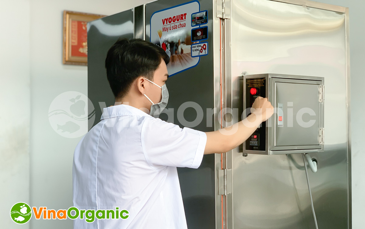 Vận hành máy ủ sữa chua 30 khay VY3044 dễ dàng: ai cũng có thể sử dụng được mà không cần phải có trình độ cao.
