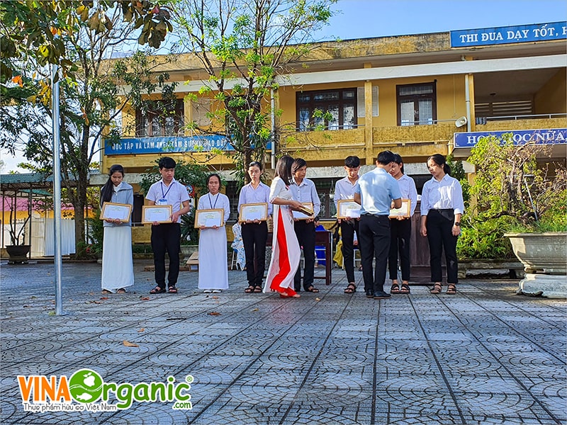 Với mong muốn được đồng hành và tiếp sức nâng bước cho các bạn học sinh có hoàn cảnh khó khăn vượt khó, hỗ trợ phần nào những khó khăn về