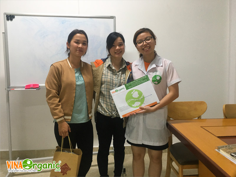 VinaOrganic chuyển giao công nghệ sản xuất hạt mắc ca cháy tỏi chất lượng cao. Hotline tư vấn 0938299798 - 0975299798 - 0948299798