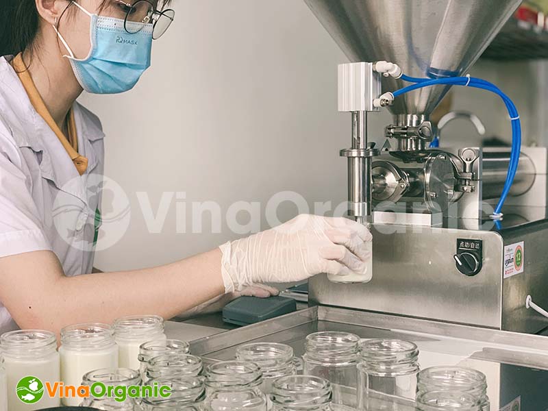 Để đầu tư sản xuất sữa chua chất lượng cao, hãy cùng VinaOrganic tìm hiểu dây chuyền sản xuất sữa chua nhé!
