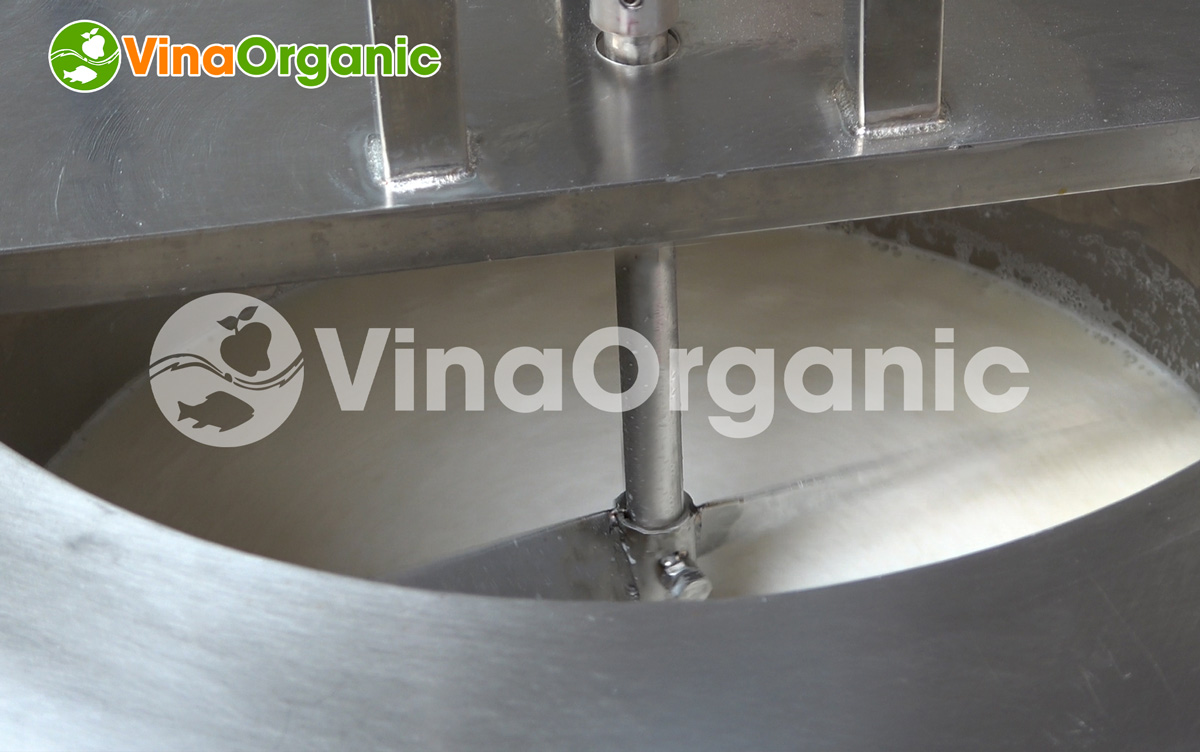 VinaOrganic cung cấp dây chuyền sản xuất sữa đậu nành 50L thanh trùng chất lượng cao, không tách lớp. Liên hệ Hotline: 0975299798 - 0938299798.