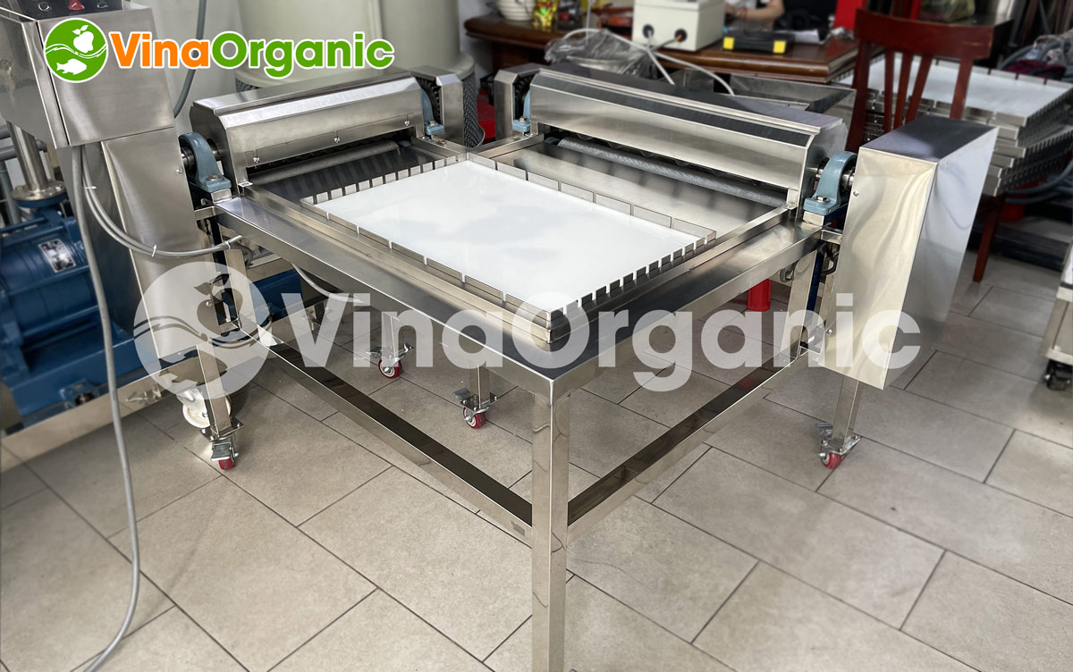 VinaOrganic cung cấp Máy cắt thanh cốm, máy cắt bánh MCB46-11, cắt siêu đều, siêu nhanh và siêu năng suất. Liên hệ ngay số LH/Zalo: 0938299798 - 0975299798