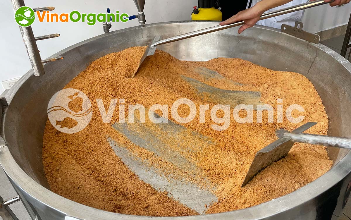 Muối ớt hạt nhỏ hay muối Ngọc Yến, làm có khó? Cùng ViaOrganic tìm hiểu cách làm muối ớt Tây Ninh hạt nhỏ với Quy trình cực đơn giản nhé!