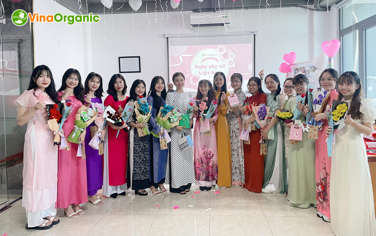 Chào mừng Ngày Phụ nữ Việt Nam, VinaOrganic chúc tất cả các bà, các mẹ, các cô, các chị, các em luôn xinh đẹp, thành công và hạnh phúc.