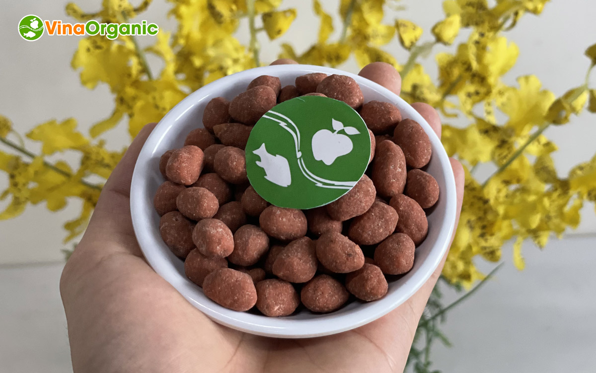 VinaOrganic đã nghiên cứu và chuyển giao thành công công nghệ đậu phộng caramel vị xí muội. Hãy cùng VinaOrganic tìm hiểu về công nghệ làm ra món này nhé!