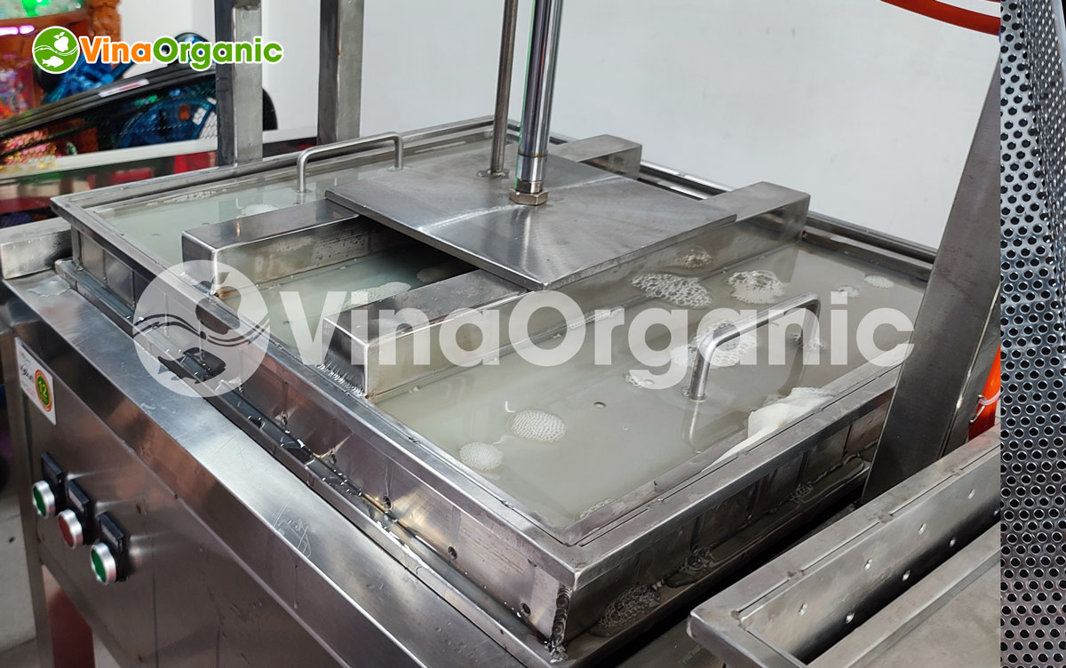 VinaOrganic cung cấp máy thiết bị và chuyển giao công nghệ đậu hũ sạch mềm mìn, không khô cứng Liên hệ Hotline/Zalo 0938299798 - 0975299798.