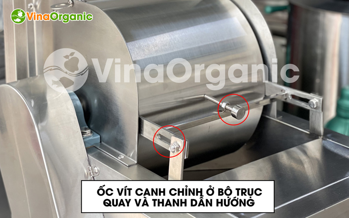 Bí quyết xé thịt gà siêu tốc, sợi thịt đều đẹp với máy xé thịt đa năng VinaOrganic.  Xem ngay để nâng tầm món ăn của bạn!