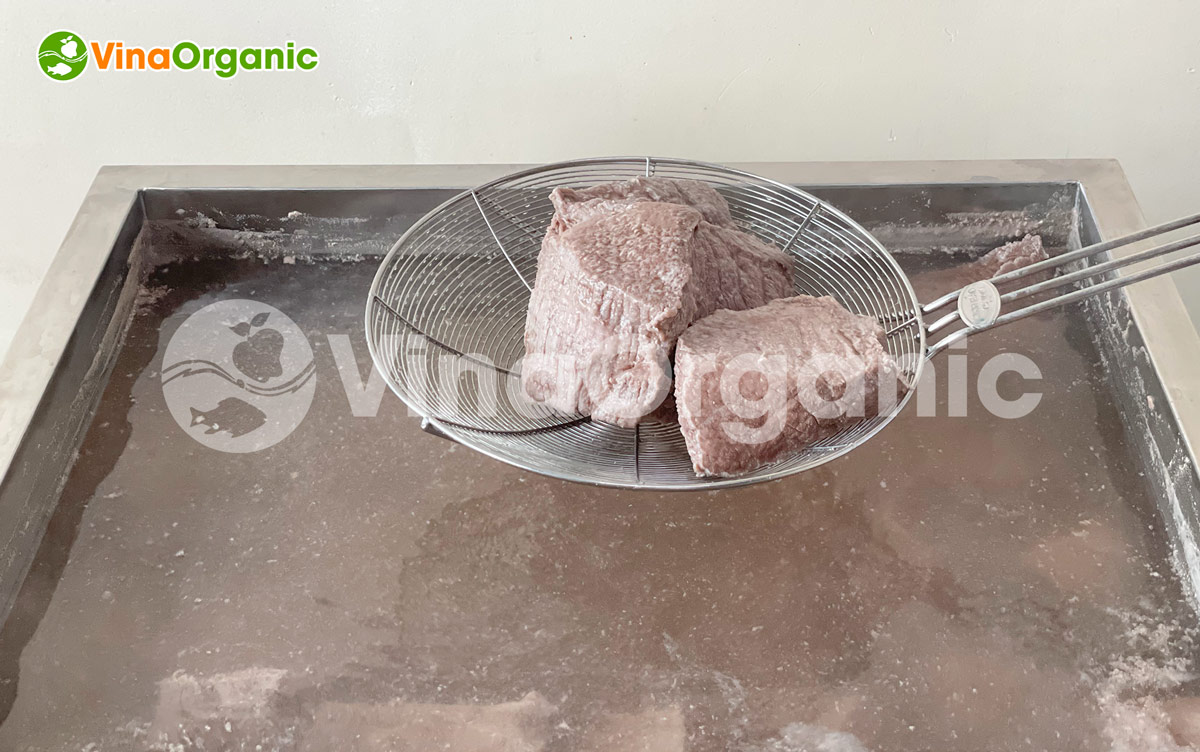 VinaOrganic chuyển giao công nghệ khô bò miếng thơm ngon, đậm vị cho quý khách hàng. Liên hệ ngay Hotline/Zalo 0938299798 – 0975299798.