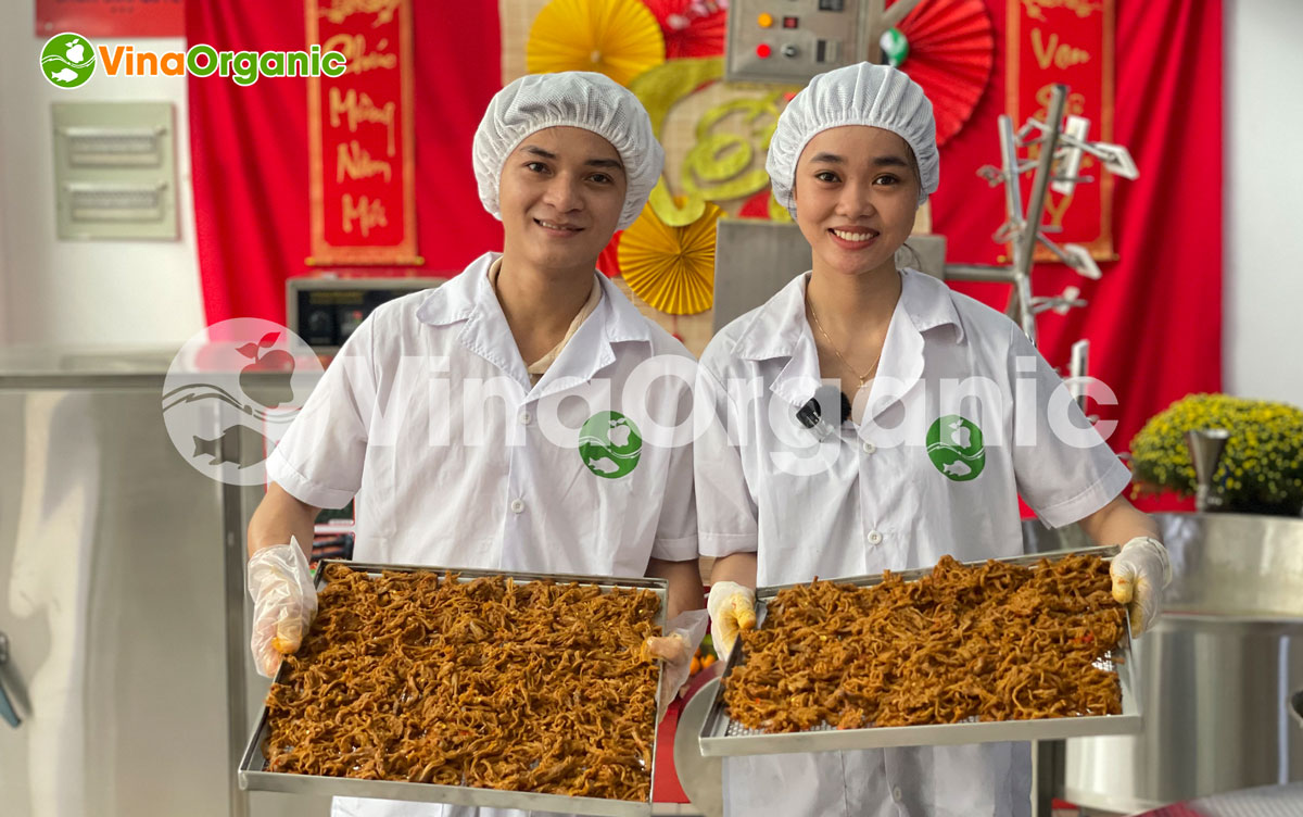 VinaOrganic chuyển giao công nghệ khô bò sợi thơm ngon, đậm vị cho quý khách hàng. Liên hệ ngay Hotline/Zalo 0938299798 – 0975299798.
