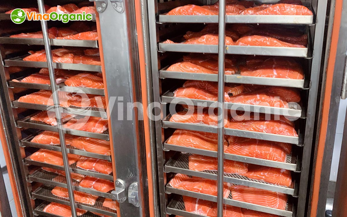 Máy hun khói VinaOrganic: Giải pháp hiện đại cho sản phẩm hun khói chất lượng cao. Liên hệ tư vấn: 0938 299798 - 0975 299798