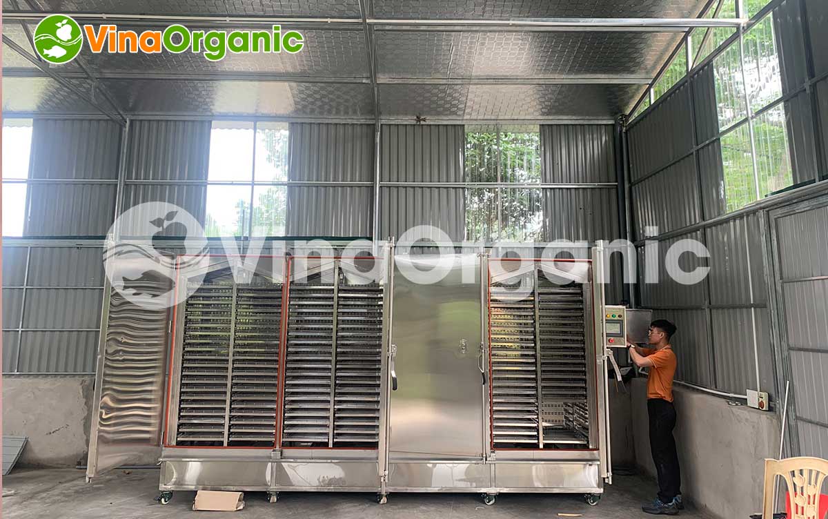 VinaOrganic luôn trân trọng và hướng đến sự hài lòng nhất cho khách hàng. VinaOrganic tự hào là lựa chọn hàng đầu trong lĩnh vực máy thiết bị thực phẩm, nhận được sự tin tưởng lớn từ Quý đối tác. Với máy lên men tỏi đen 160 khay, bạn có thể dễ dàng tự làm những mẻ tỏi đen thơm ngon, chất lượng và năng suất vượt trội.