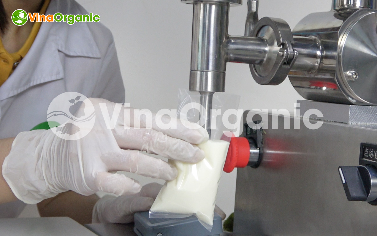VinaOrganic cung cấp dây chuyền sản xuất sữa chua túi năng suất 50L/mẻ, inox 304, tiết kiệm điện. Hotline/zalo: 0938299798 - 0975299798