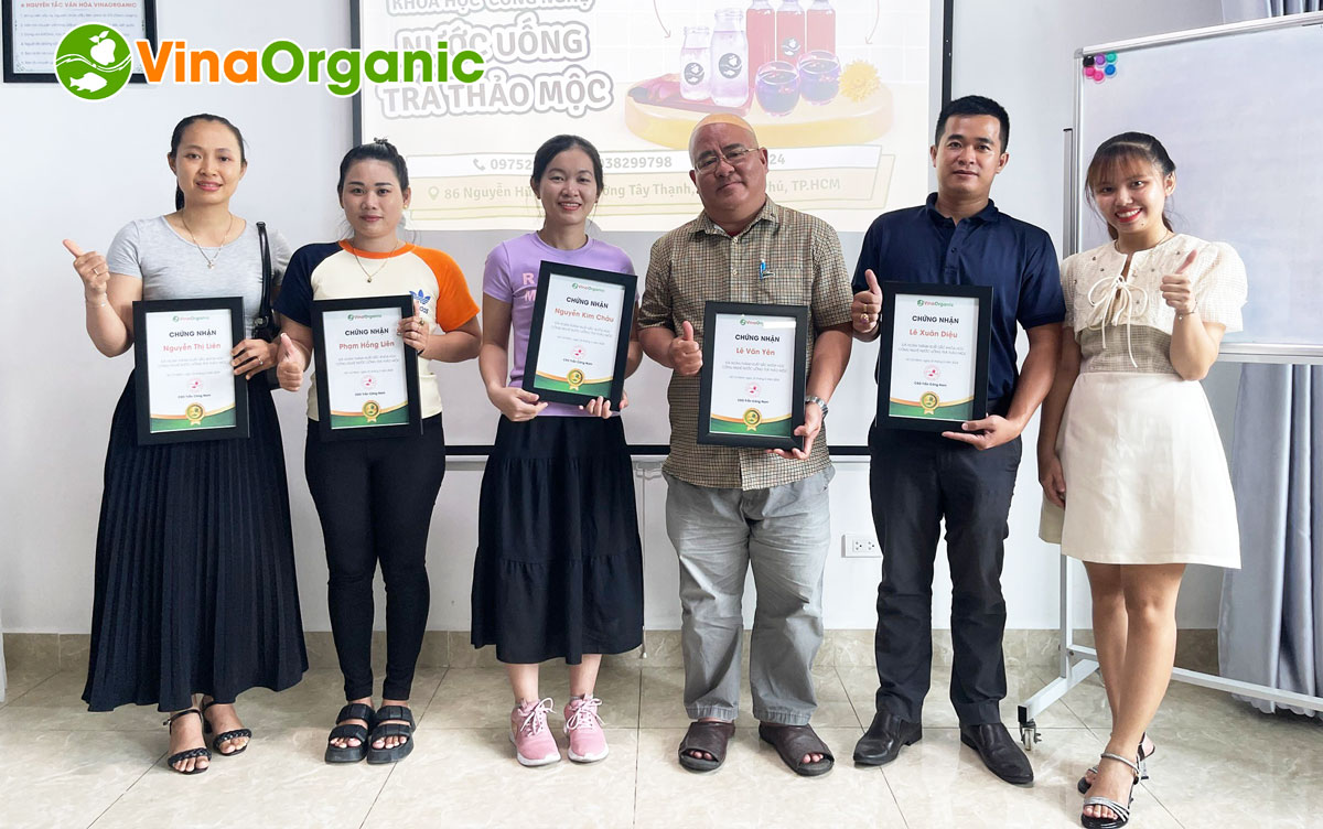 Quý anh chị đến với Khóa học nước uống trà thảo mộc sẽ có được trải nghiệm giữa sự kết hợp tinh tế kiến thức lý thuyết và thực hành...