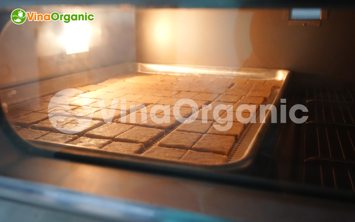 Lò nướng bánh 2 khay, model LN246 nướng bánh mì, bánh mầm gạo lứt nhanh chóng, chất lượng. Liên hệ Hotline/Zalo 0938299798 - 0975299798.