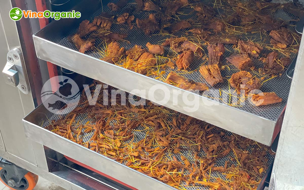 VinaOrganic chuyển giao công nghệ khô bò chay dạng sợi từ nấm hương thơm ngon. Liên hệ ngay Hotline/Zalo 0938299798 – 0975299798.