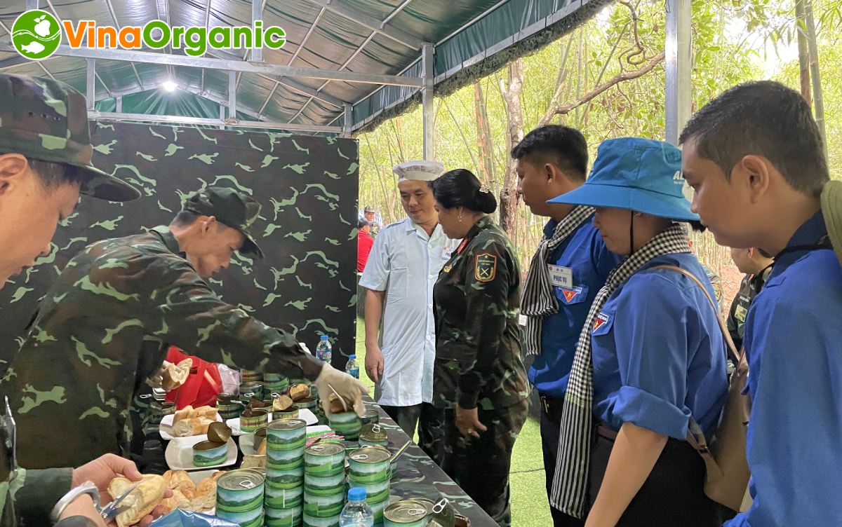 Công nghệ sản xuất cá xốt cà đóng hộp VinaOrganic đảm bảo thịt cá có độ dai chắc vừa phải, không bị nát hay quá mềm. Liên hệ 0975299798 - 0938299798 ngay!