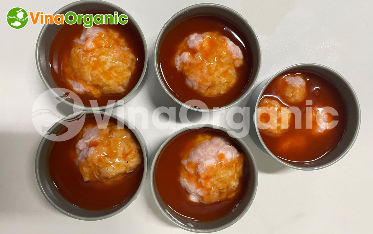Công nghệ sản xuất xíu mại xốt cà đóng hộp VinaOrganic đảm bảo thịt có độ mềm dai, hương vị mặn ngọt hài hoà. Liên hệ 0975299798 - 0938299798 ngay!