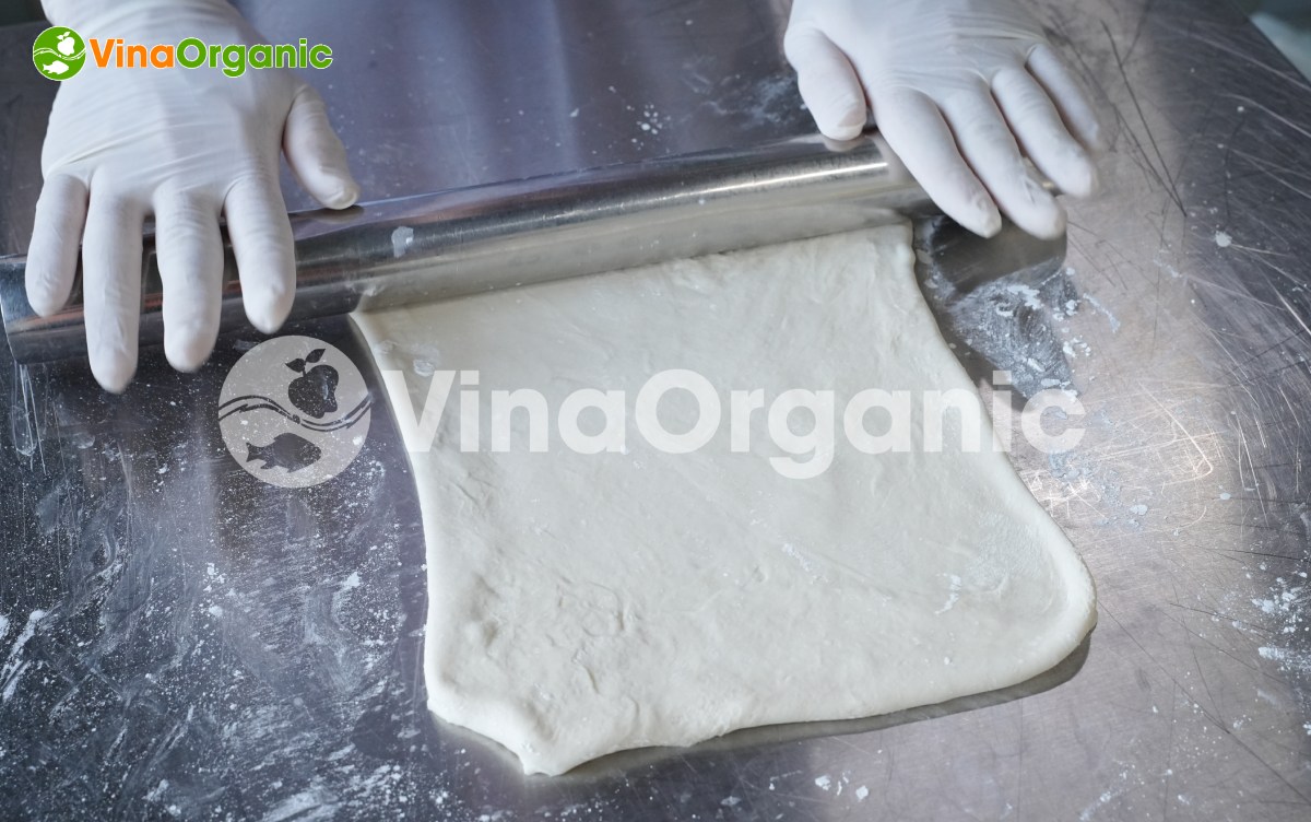 VinaOrganic vừa hoàn tất chuyển giao công nghệ bánh mầm gạo lứt mix rau giàu dinh dưỡng cho khách hàng tại phòng lab.