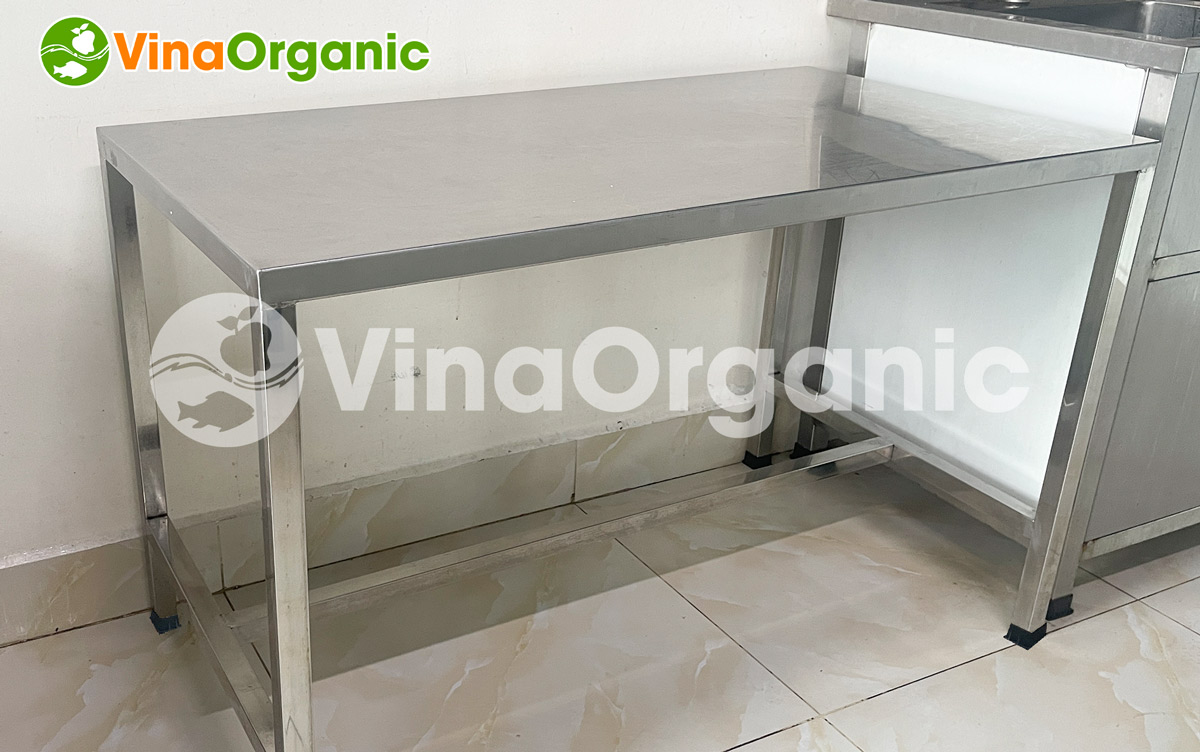 VinaOrganic giới thiệu bàn thao tác mặt liền inox 304 cao cấp sáng, bền. Liên hệ ngay Hotline/zalo: 0938299798 – 0975299798.
