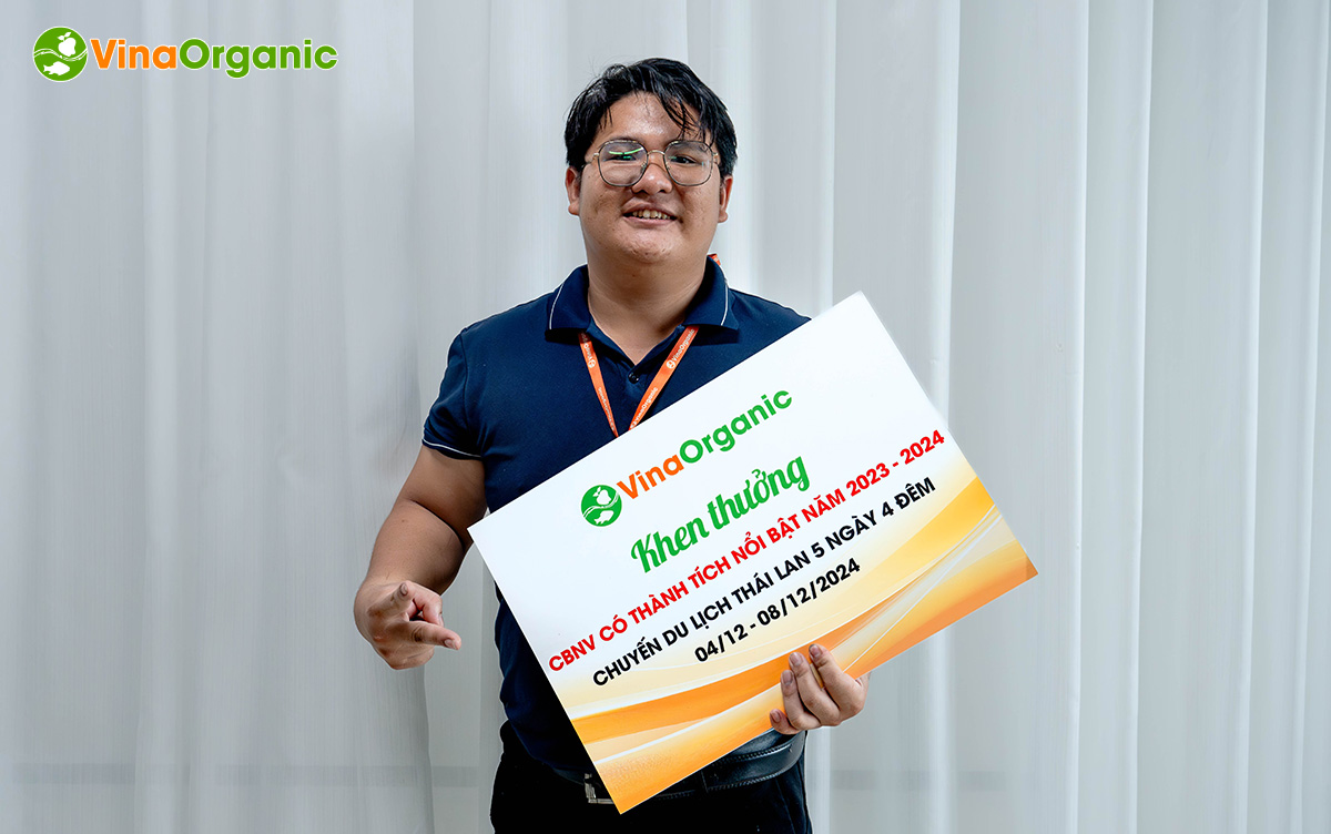 VinaOrganic tổ chức trao thưởng CBNV xuất sắc năm 2023-2024 nhằm tôn vinh những cá nhân có đóng góp tích cực vào sự phát triển của công ty.
