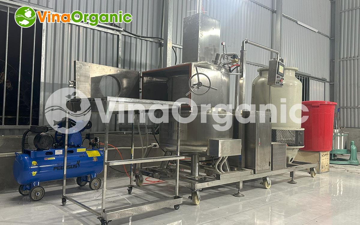 Chúng tôi cung cấp giải pháp toàn diện với dây chuyền sản xuất hạt sen khô chiên chân không. Liên hệ ngay để được tư vấn miễn phí!
