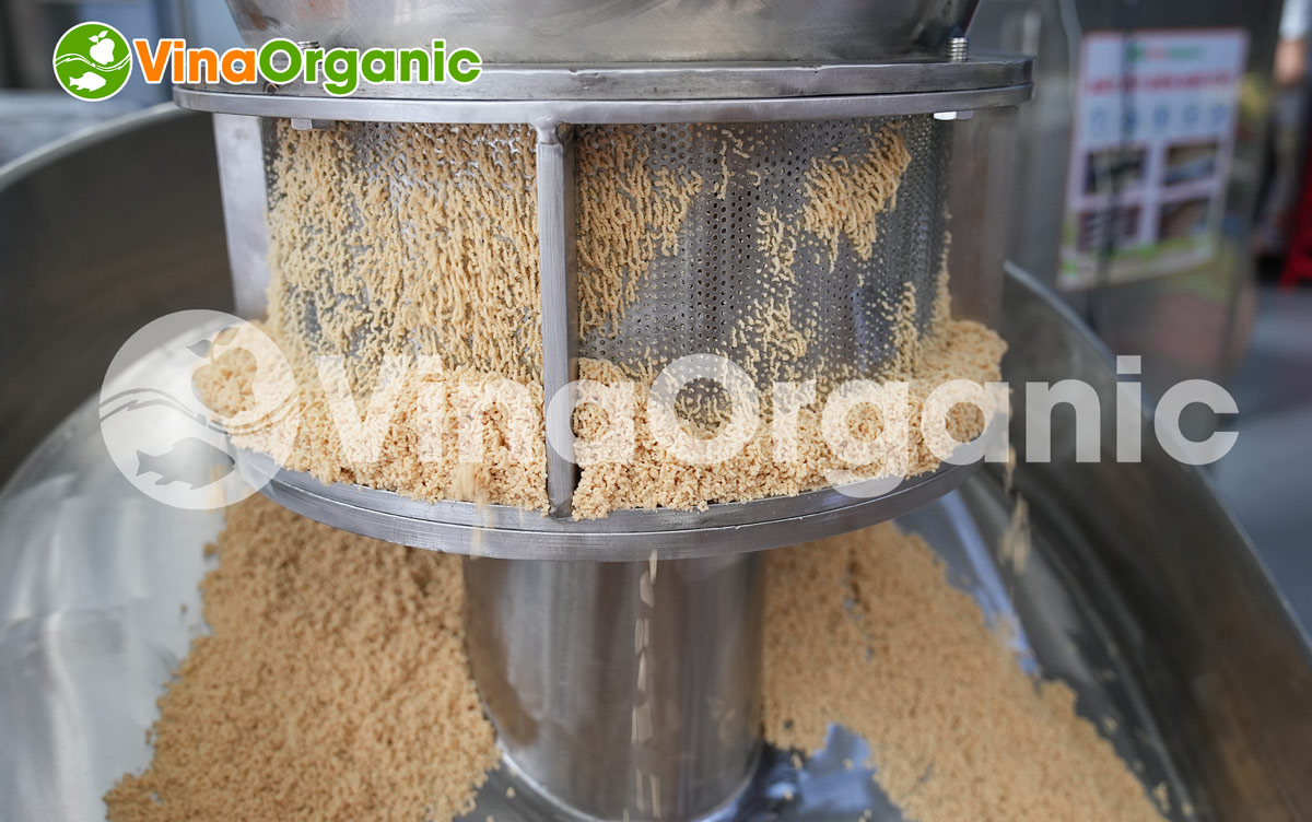 Máy tạo hạt nêm năng suất 50 - 80kg/h, model TN30 tạo hạt nêm nhanh chóng, chất lượng. Liên hệ Hotline/Zalo 0938299798 - 0975299798.
