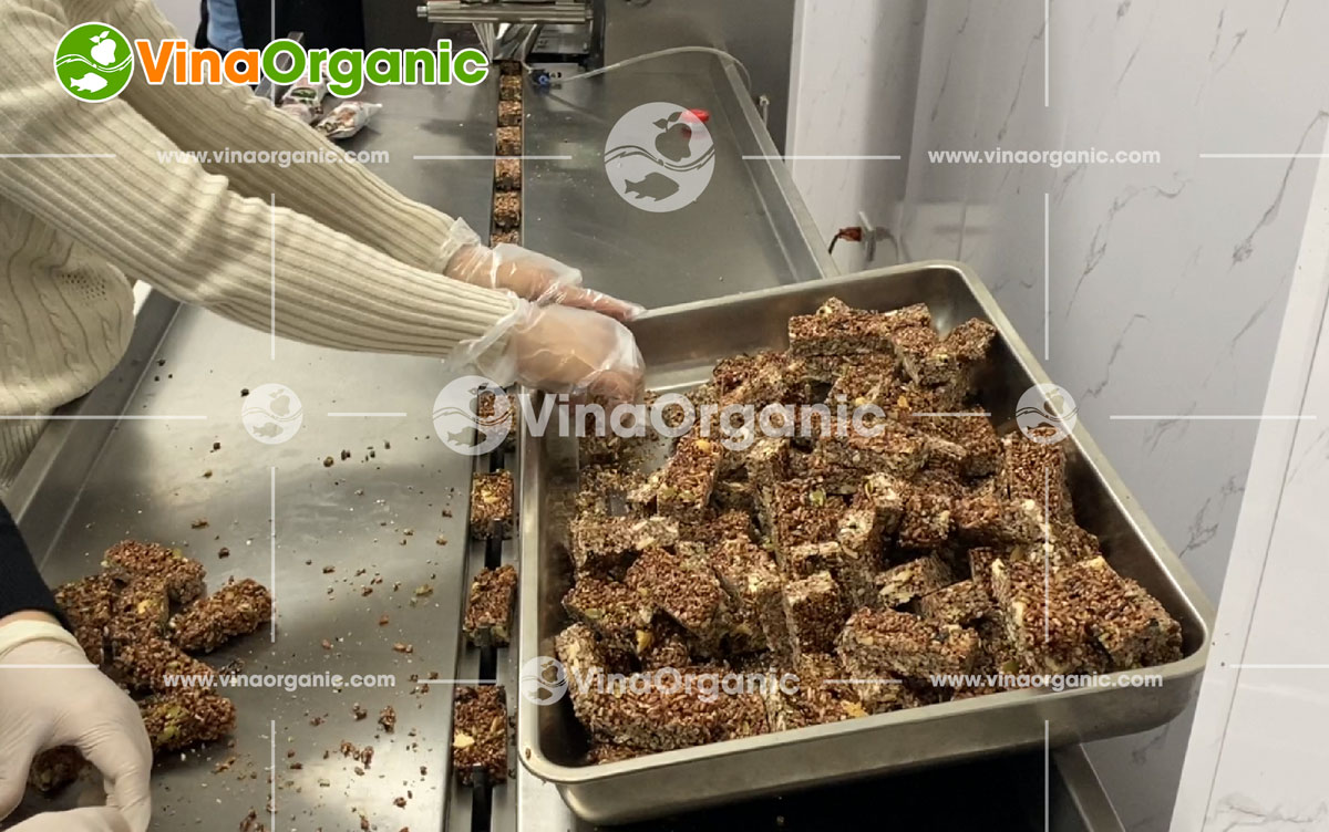 VinaOrganic đã bàn giao dây chuyền máy thiết bị và chuyển giao công nghệ làm thanh cốm gạo lứt chất luợng cao đến khách hàng tại Hà Nội....