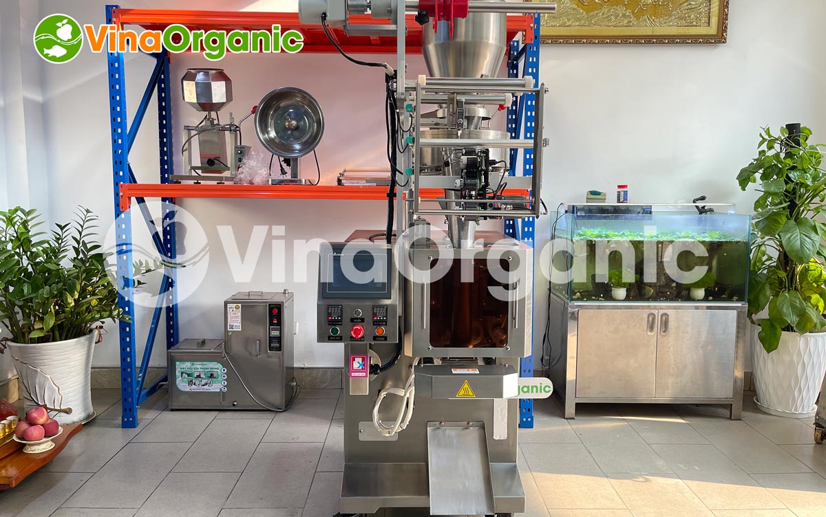 Máy đóng gói bột, hạt dạng cốc đong, ép 3 biên bụng, dùng để đóng gói hạt nêm, đóng gói bột. Liên hệ Hotline/Zalo 0938299798 - 0975299798.
