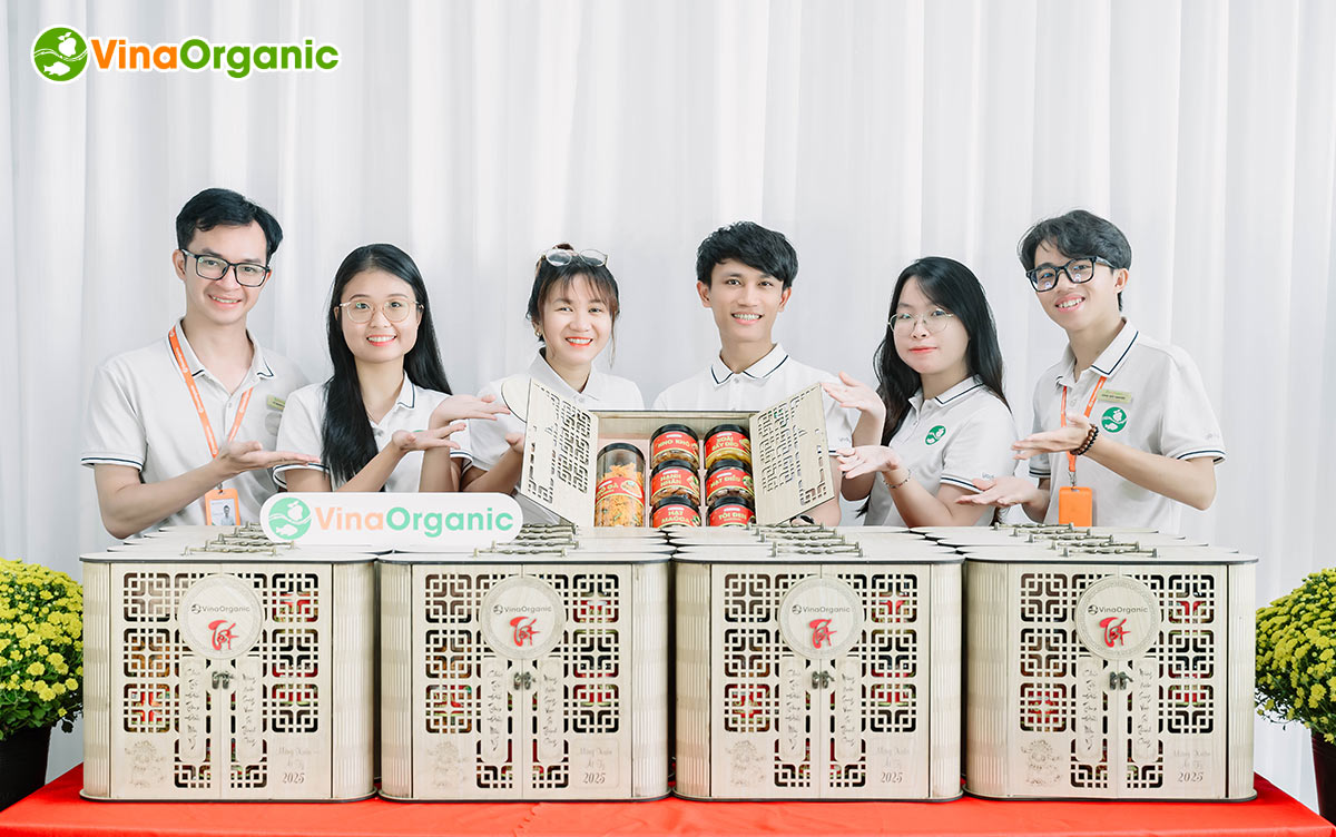 Không khí Tết tại VinaOrganic lại rộn ràng hơn bao giờ hết, đây là dịp để gửi lời tri ân đến những người đã đồng hành cùng công ty.