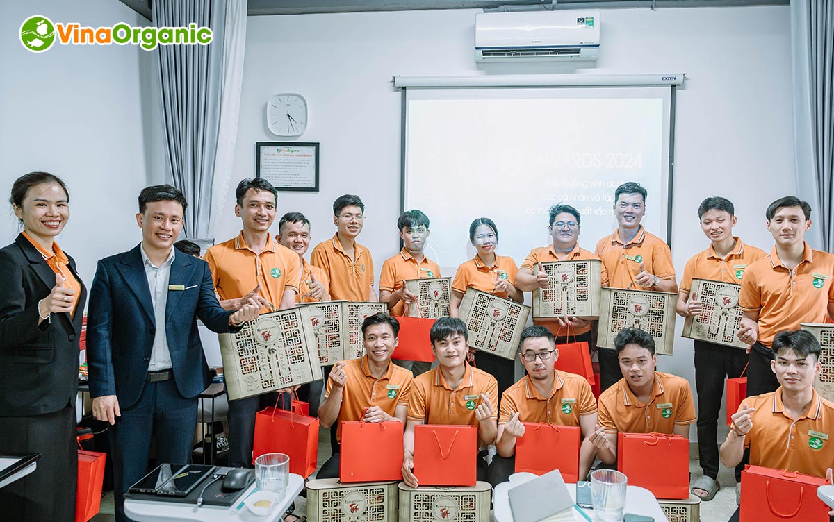 Cùng VinaOrganic nhìn lại buổi Lễ Tổng Kết năm 2024, hoạch định năm 2025 và Trao giải Vinh Danh "O Awards 2024" vừa qua nhé!