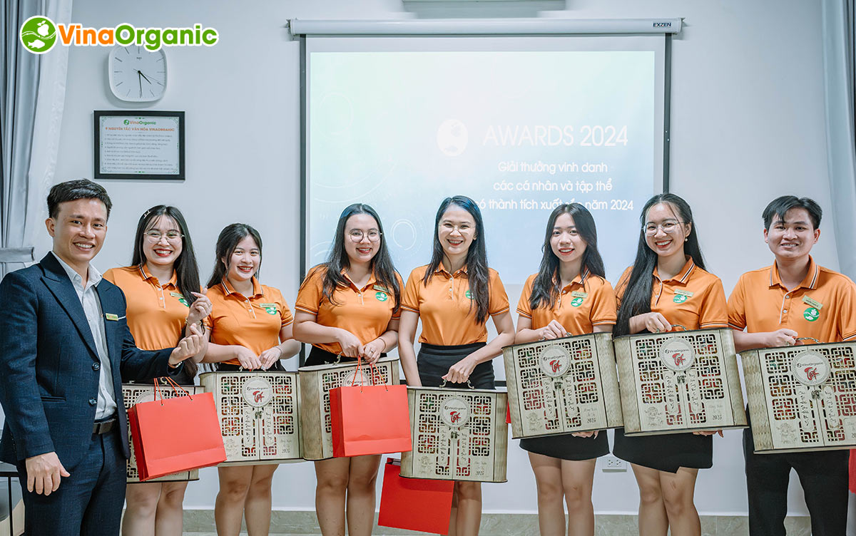 Cùng VinaOrganic nhìn lại buổi Lễ Tổng Kết năm 2024, hoạch định năm 2025 và Trao giải Vinh Danh "O Awards 2024" vừa qua nhé!