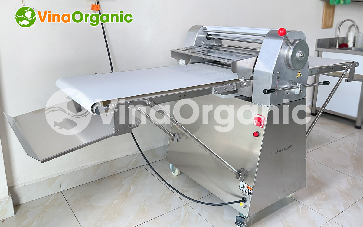 CB2 - Máy cán bột 2 chiều, cán bột làm bánh mầm gạo lứt, bánh mì. Liên hệ ngay Hotline/Zalo: 0975.299798 – 0938.299798 để được tư vấn chi tiết!