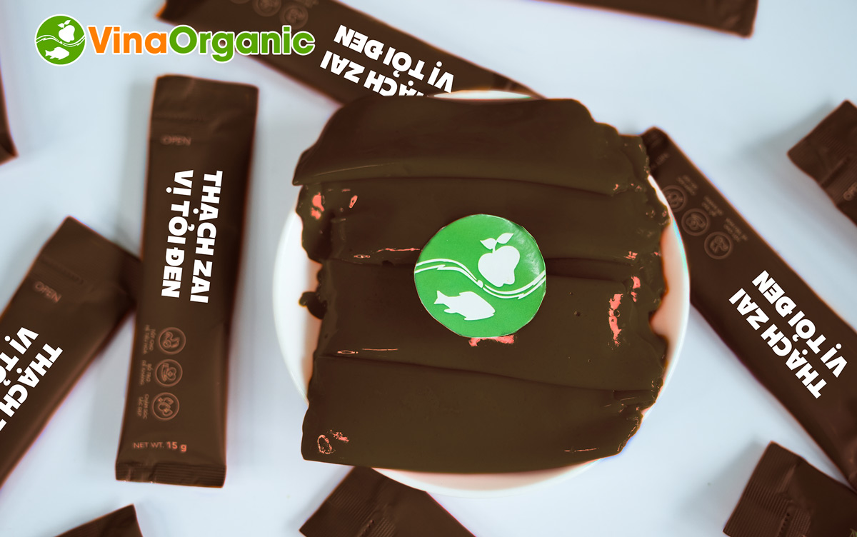 Công nghệ sản xuất Thạch zai vị tỏi đen VinaOrganic có cấu trúc, dai chắc, không bị bỡ, giữ nguên giá trị dinh dưỡng. Liên hệ 0975299798 - 0938299798 ngay!