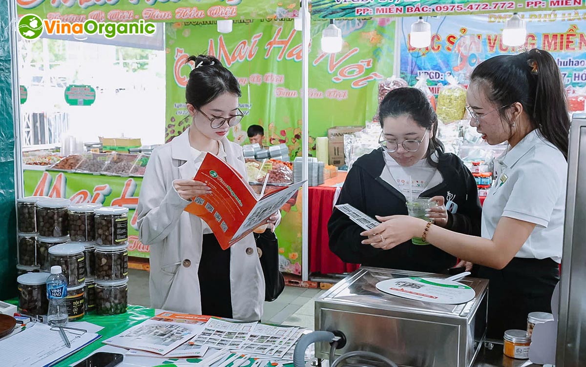 Vừa qua VinaOrganic đã có mặt tại triển lãm Tuần lễ công nghệ số - Bình Phước 2025, diễn ra tại Quảng trường thành phố Đồng Xoài.