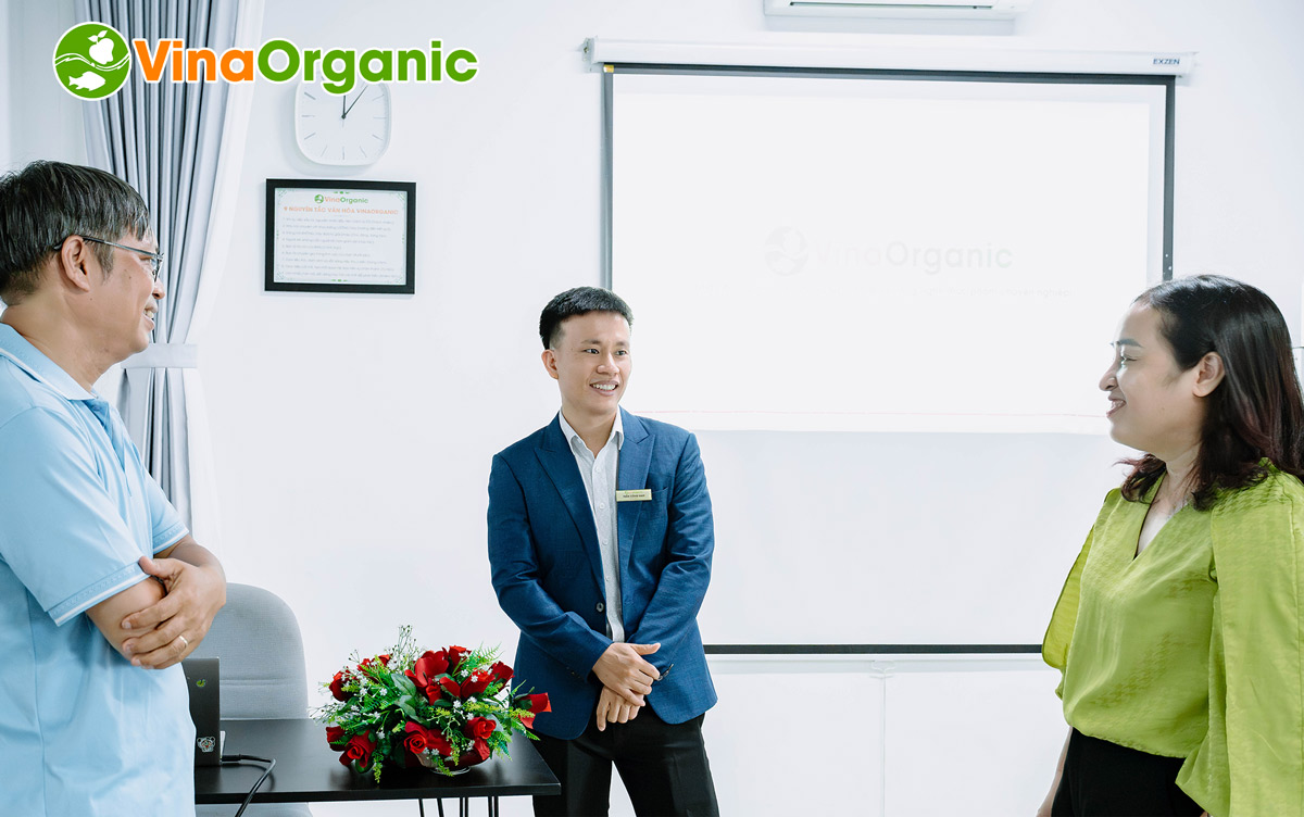 VinaOrganic vinh dự khi được tiếp đón đoàn sinh viên Trường Đại học Công nghiệp TP.HCM đến tham quan và tìm hiểu thực tế tại trụ sở công ty.