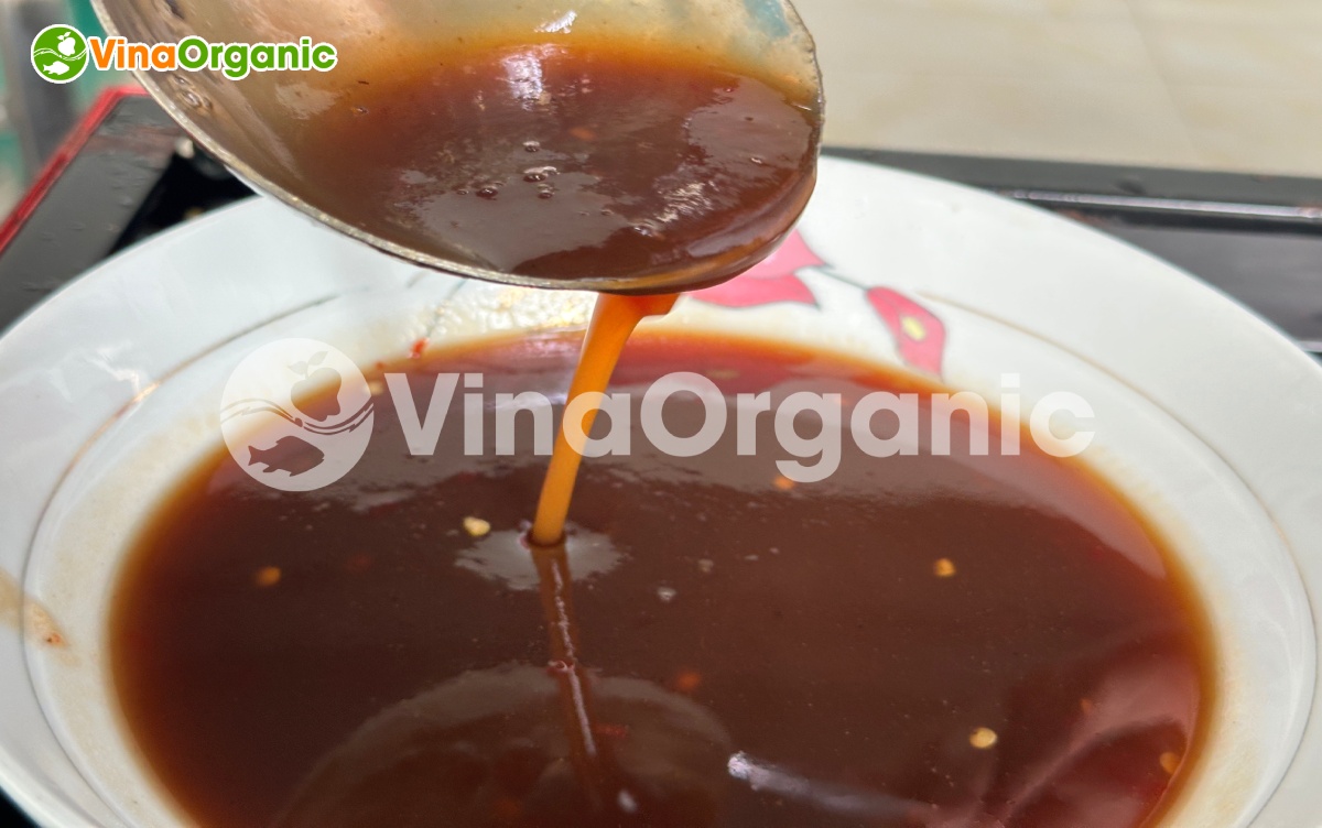 VinaOrganic chuyển giao công nghệ sản xuất xốt me chua ngọt hài hòa, có thể cay ấm nhẹ. Liên hệ ngay Hotline 0938299798 – 0975299798.