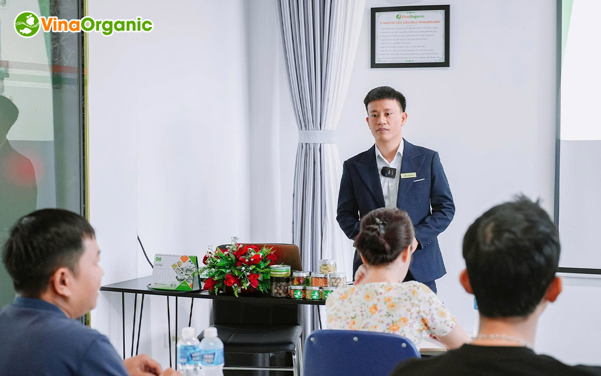 Hãy cùng VinaOrganic tổng kết lại một số hình ảnh của lớp học Khoá học R&D thực chiến trong tháng 6 vừa qua nhé!