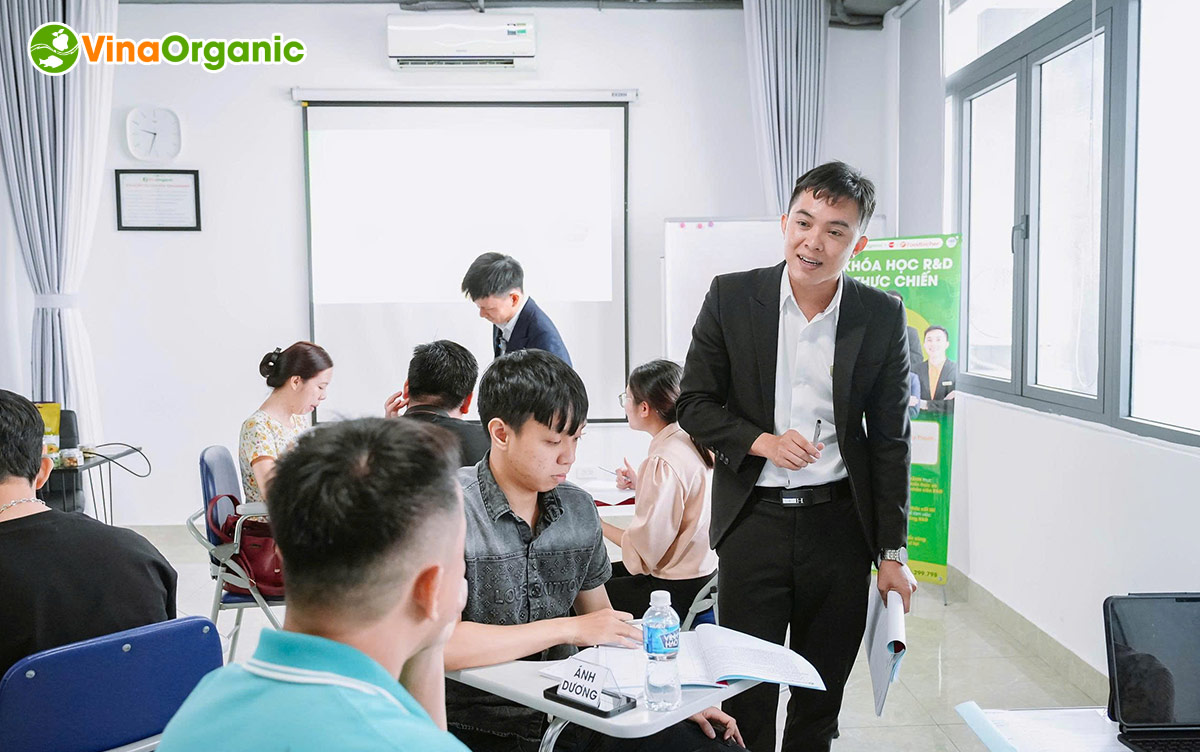 Hãy cùng VinaOrganic tổng kết lại một số hình ảnh của lớp học Khoá học R&D thực chiến trong tháng 6 vừa qua nhé!