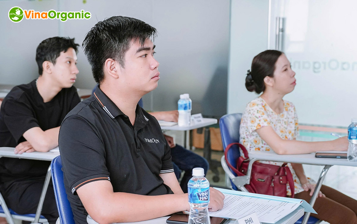 Hãy cùng VinaOrganic tổng kết lại một số hình ảnh của lớp học Khoá học R&D thực chiến trong tháng 6 vừa qua nhé!