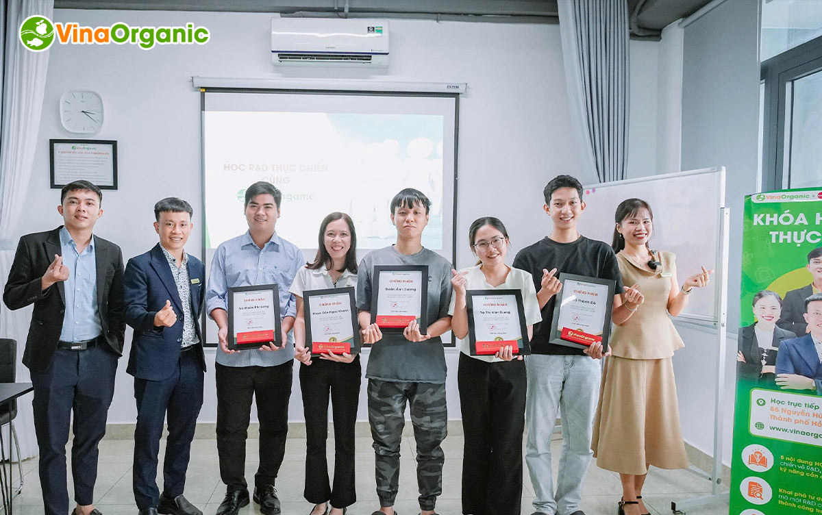 Hãy cùng VinaOrganic tổng kết lại một số hình ảnh của lớp học Khoá học R&D thực chiến trong tháng 6 vừa qua nhé!