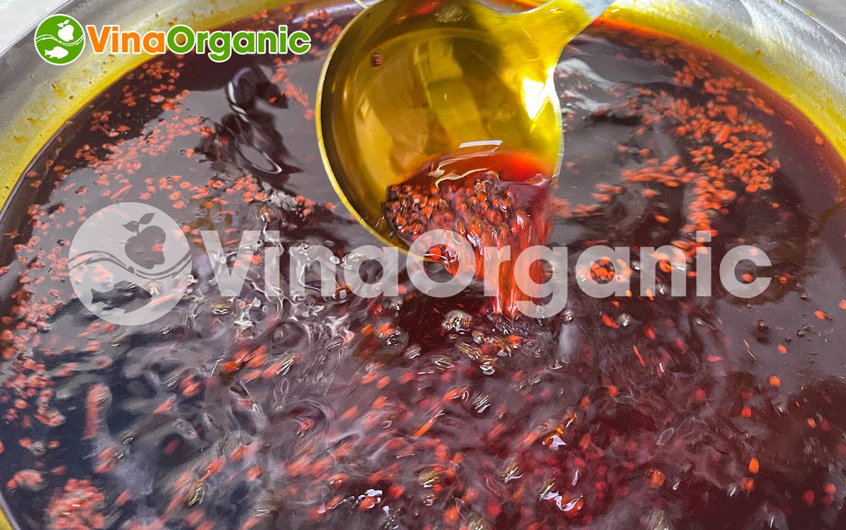 VinaOrganic chuyển giao công nghệ Dầu màu điều chuẩn màu, không đắng và bảo quản thời gian dài. Liên hệ ngay Hotline Zalo 0938299798 – 0975299798.