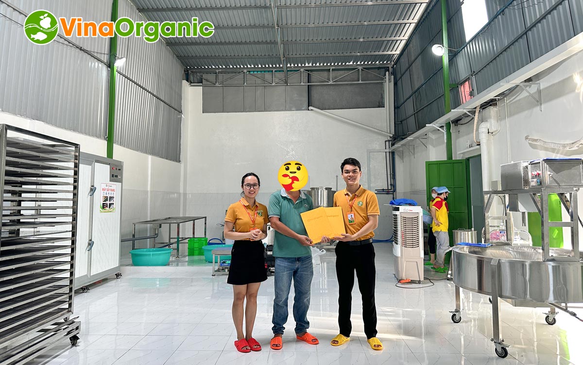 VinaOrganic vừa hoàn tất chuyển giao công nghệ sản xuất lươn khô sấy cay - một mặt hàng mới mẻ, đầy tiềm năng, cho một khách hàng tại TP.HCM.