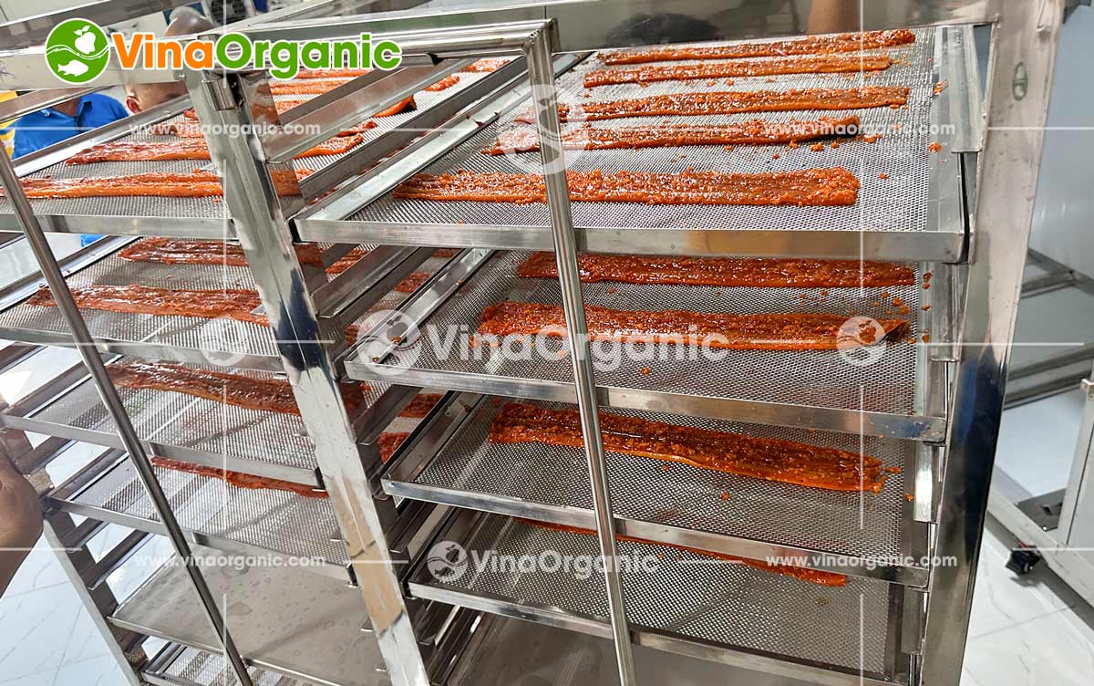 VinaOrganic vừa hoàn tất chuyển giao công nghệ sản xuất lươn khô sấy cay - một mặt hàng mới mẻ, đầy tiềm năng, cho một khách hàng tại TP.HCM.