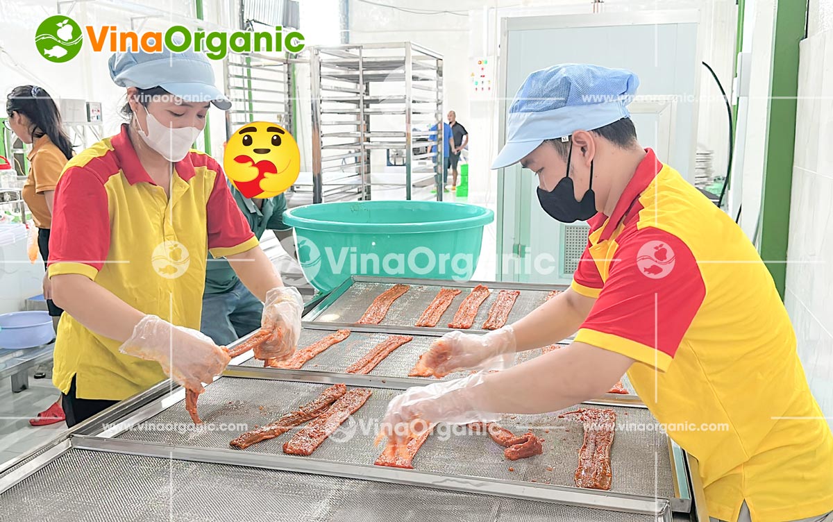 VinaOrganic tự hào là đối tác đồng hành cùng khách hàng tại Hóc Môn trong việc nâng tầm giá trị nông sản. Gần đây, chúng tôi đã hoàn thành việc chuyển giao trọn gói ba công nghệ chế biến lươn độc đáo: Khô lươn sấy cay, Chà bông lươn và Chả lươn.