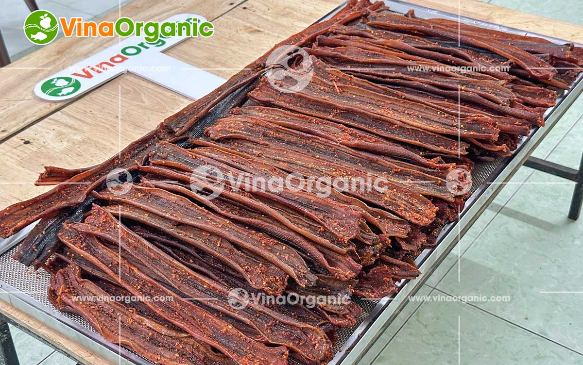 VinaOrganic tự hào là đối tác đồng hành cùng khách hàng tại Hóc Môn trong việc nâng tầm giá trị nông sản. Gần đây, chúng tôi đã hoàn thành việc chuyển giao trọn gói ba công nghệ chế biến lươn độc đáo: Khô lươn sấy cay, Chà bông lươn và Chả lươn.